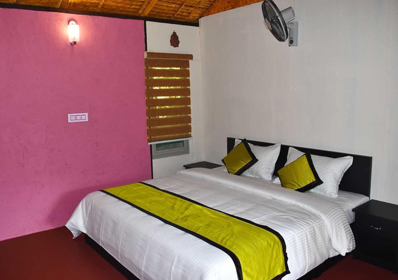 Koomankolly Resort Thirunelly Eksteriør billede