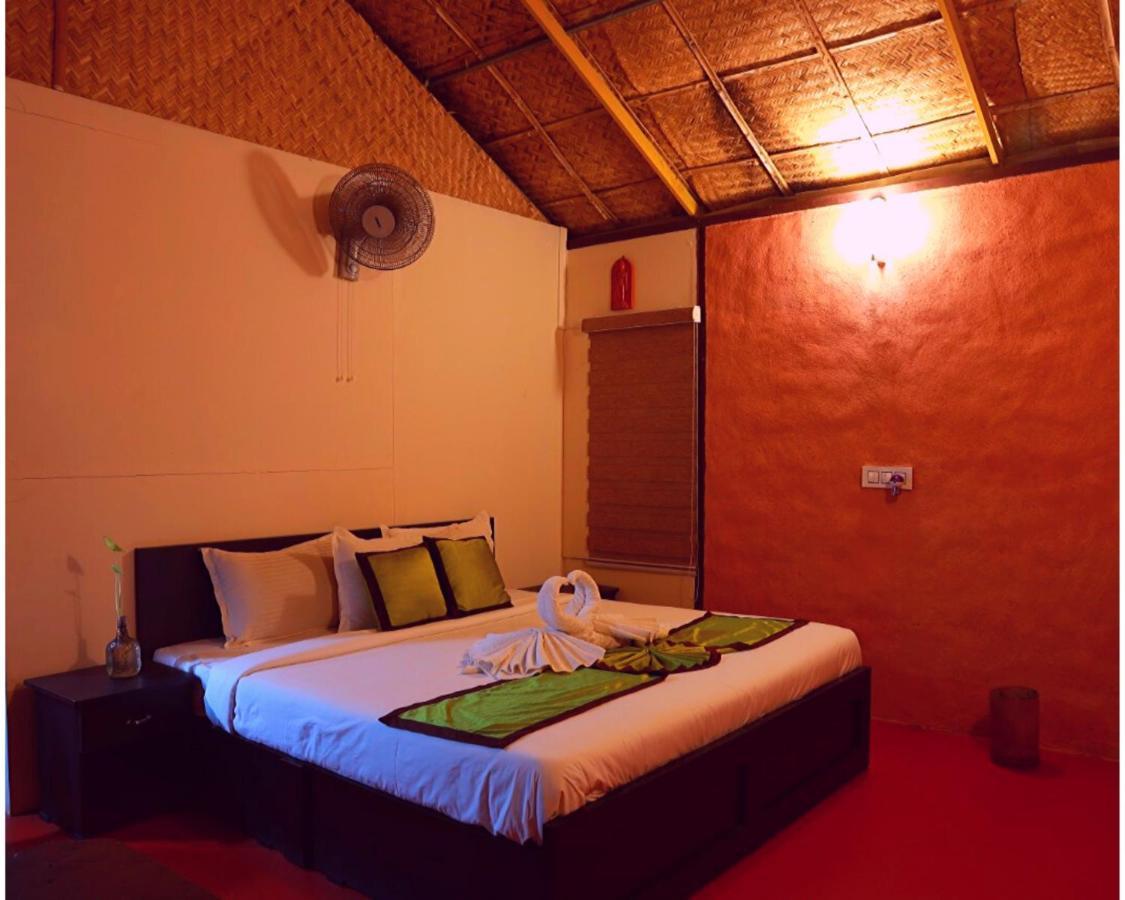 Koomankolly Resort Thirunelly Eksteriør billede